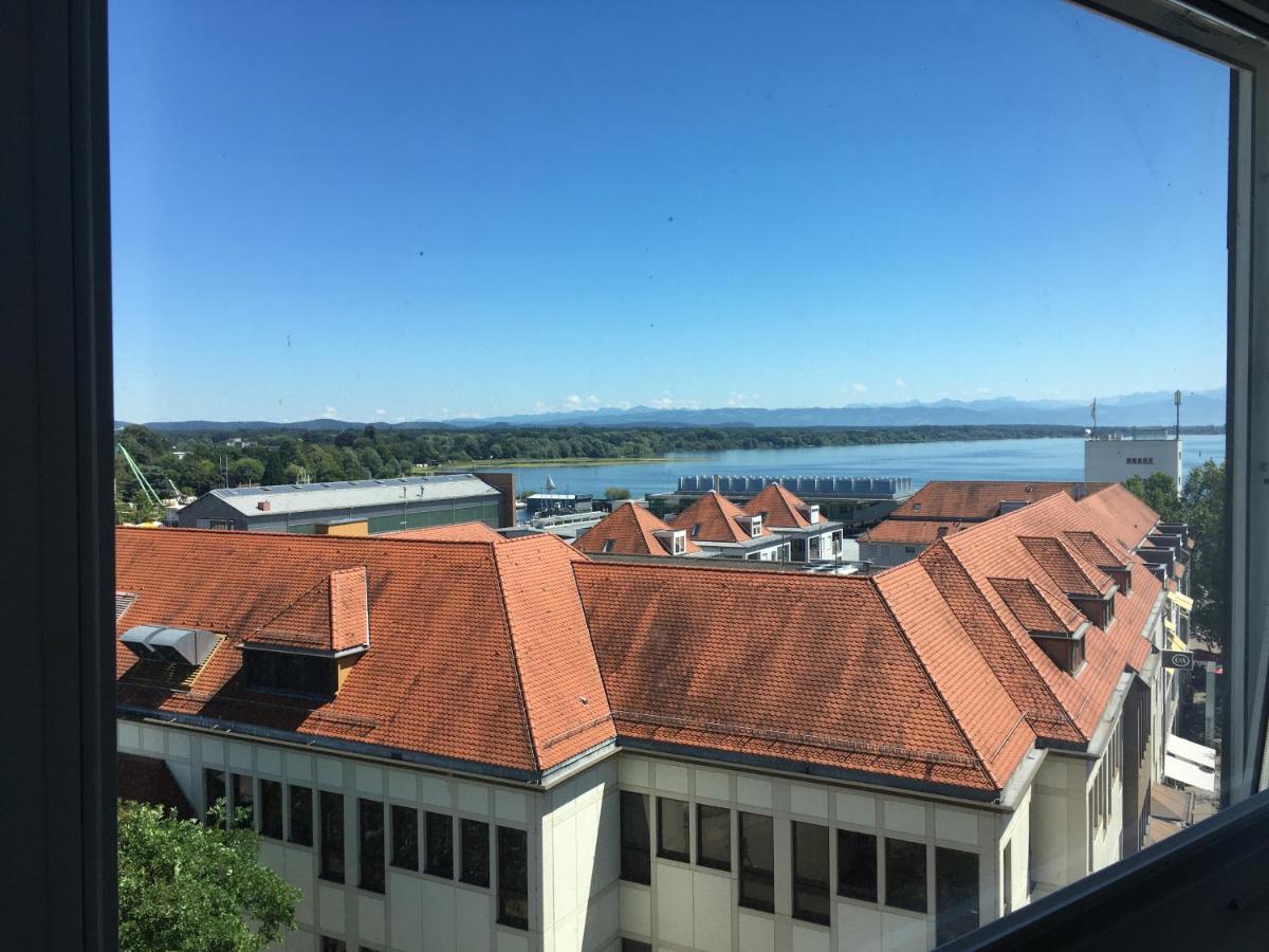 Liebevoll Renoviertes Apartment Mit Panoramablick Friedrichshafen Bagian luar foto