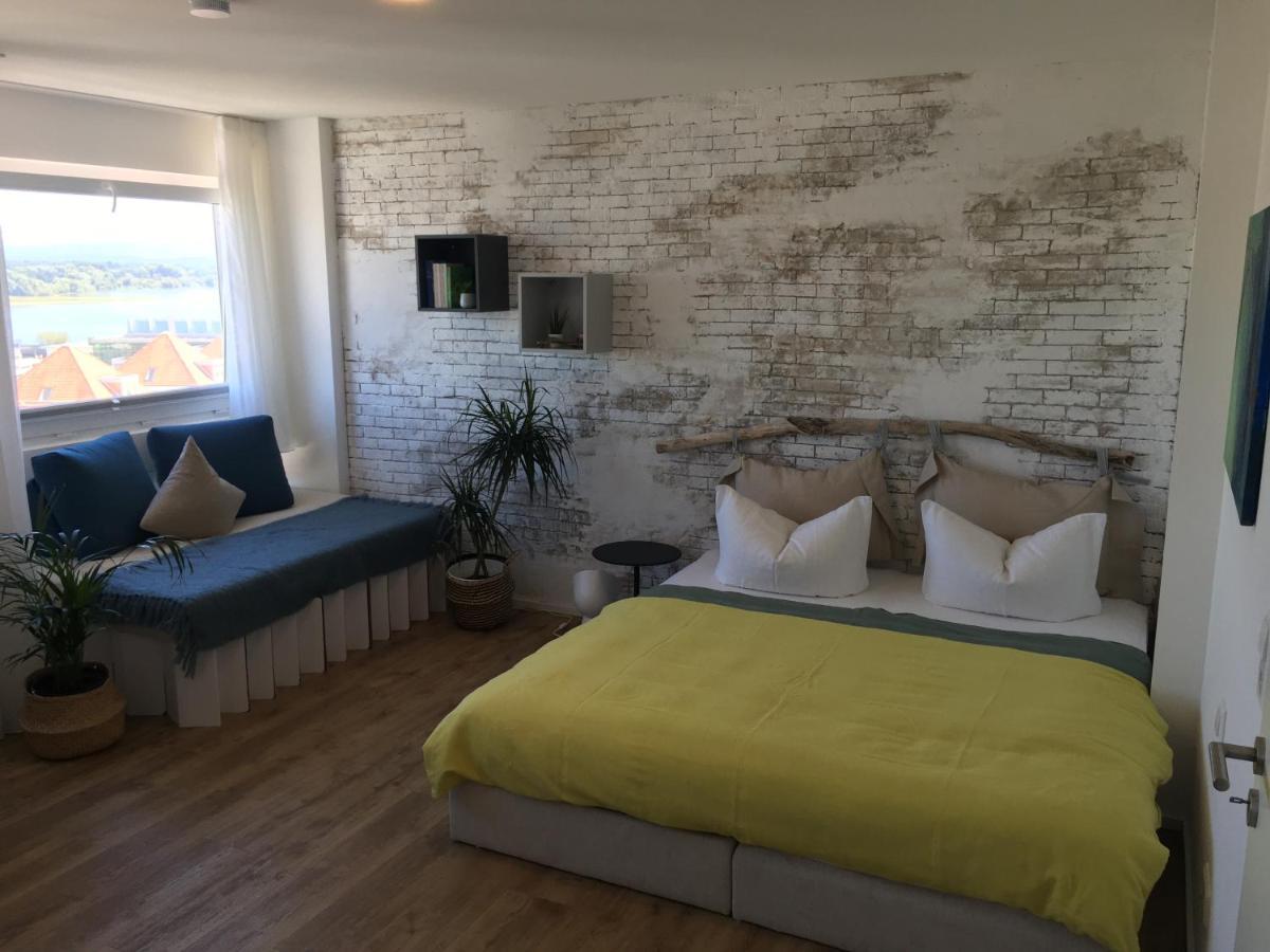 Liebevoll Renoviertes Apartment Mit Panoramablick Friedrichshafen Bagian luar foto